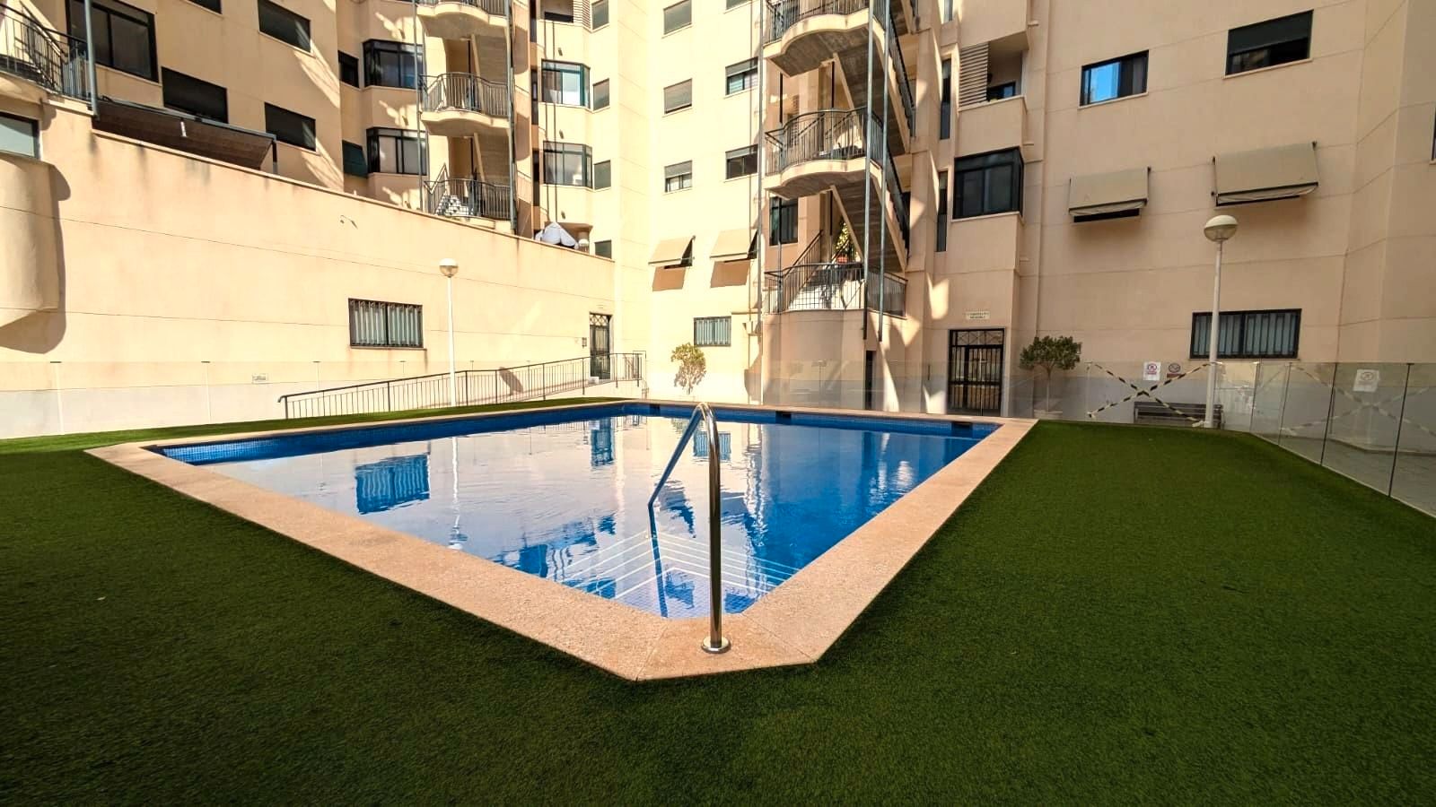 Swimming pool of Flat for sale in Elche / Elx  with Air Conditioner, Furnished and Community pool
