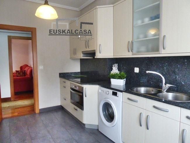 Cuina de Pis de lloguer en Barakaldo  amb Calefacció i Balcó