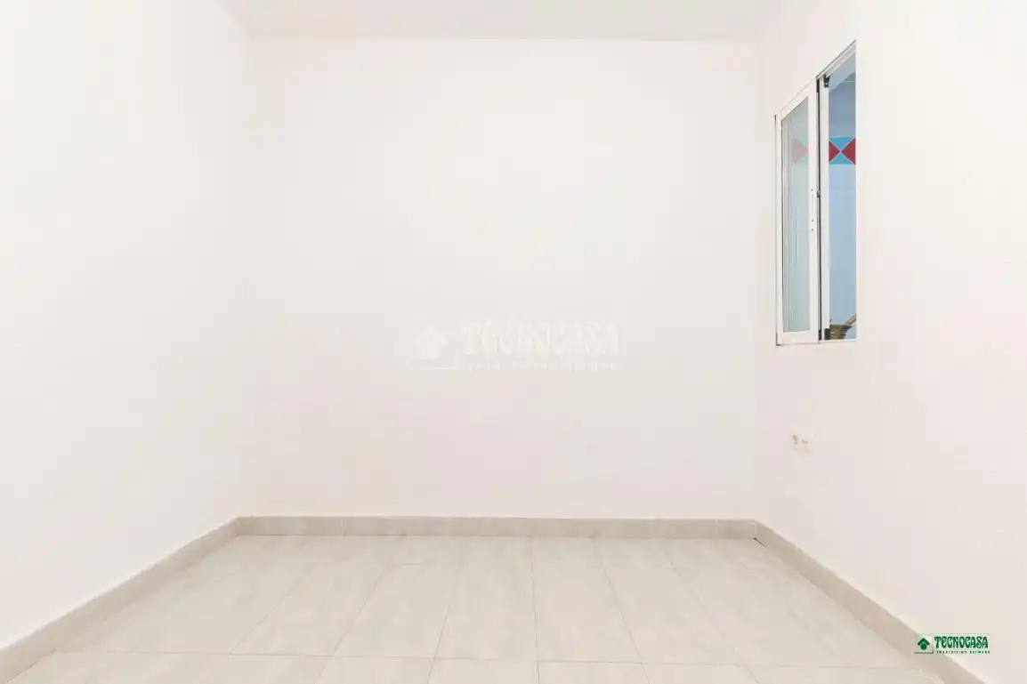 Wohnung zum Verkauf in Almería mit Klimaanlage und Heizung