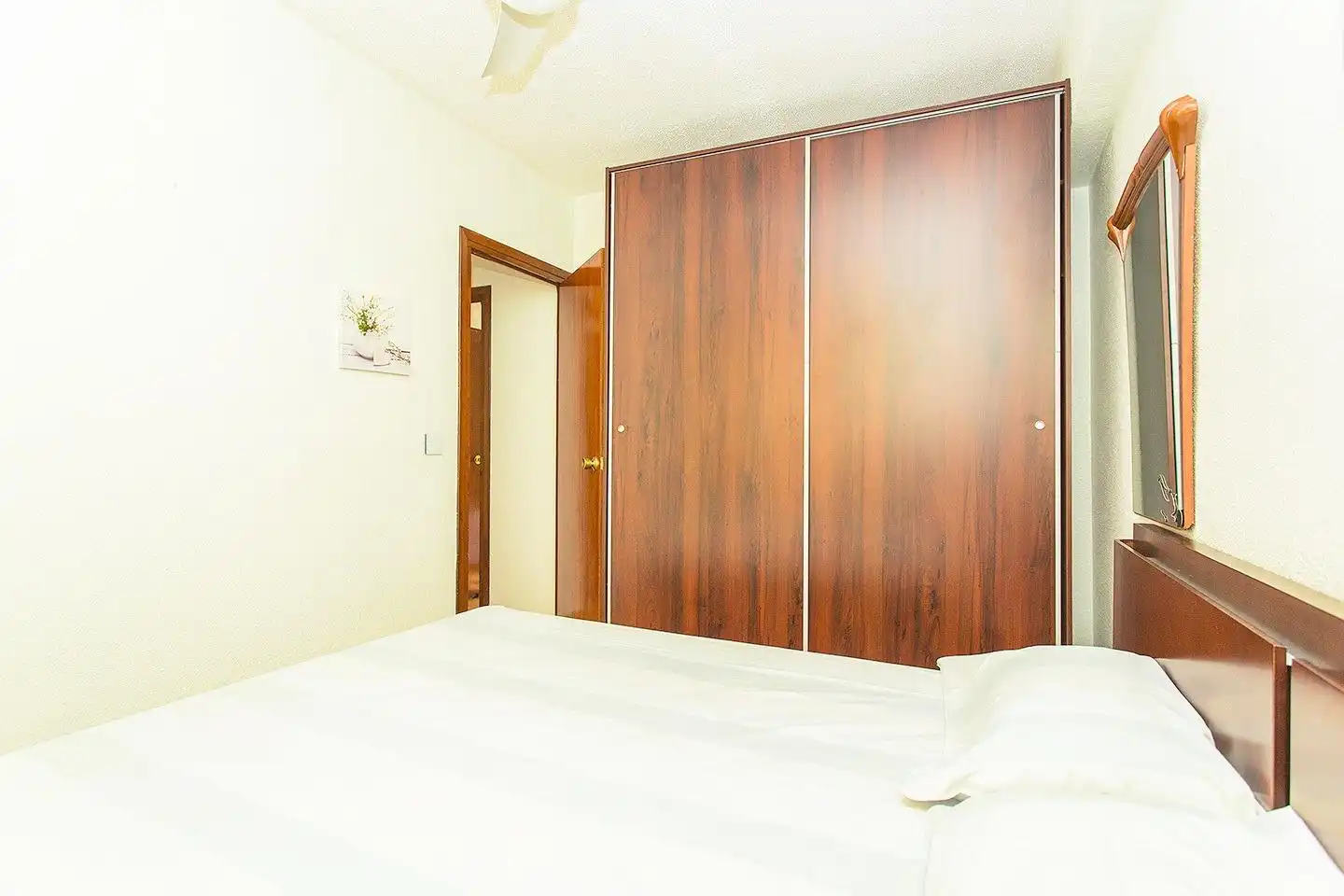 Habitación de Apartamento en venta en Torrevieja con Aire acondicionado, Terraza y Amueblado