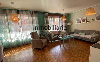 Living room of Flat for sale in Vigo   with Heating and Terrace