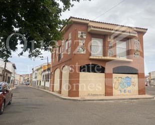 Exterior view of House or chalet for sale in La Pueblanueva