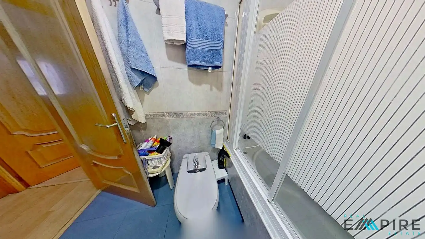 Baño de Piso en venta en Parla con Aire acondicionado, Calefacción y Terraza