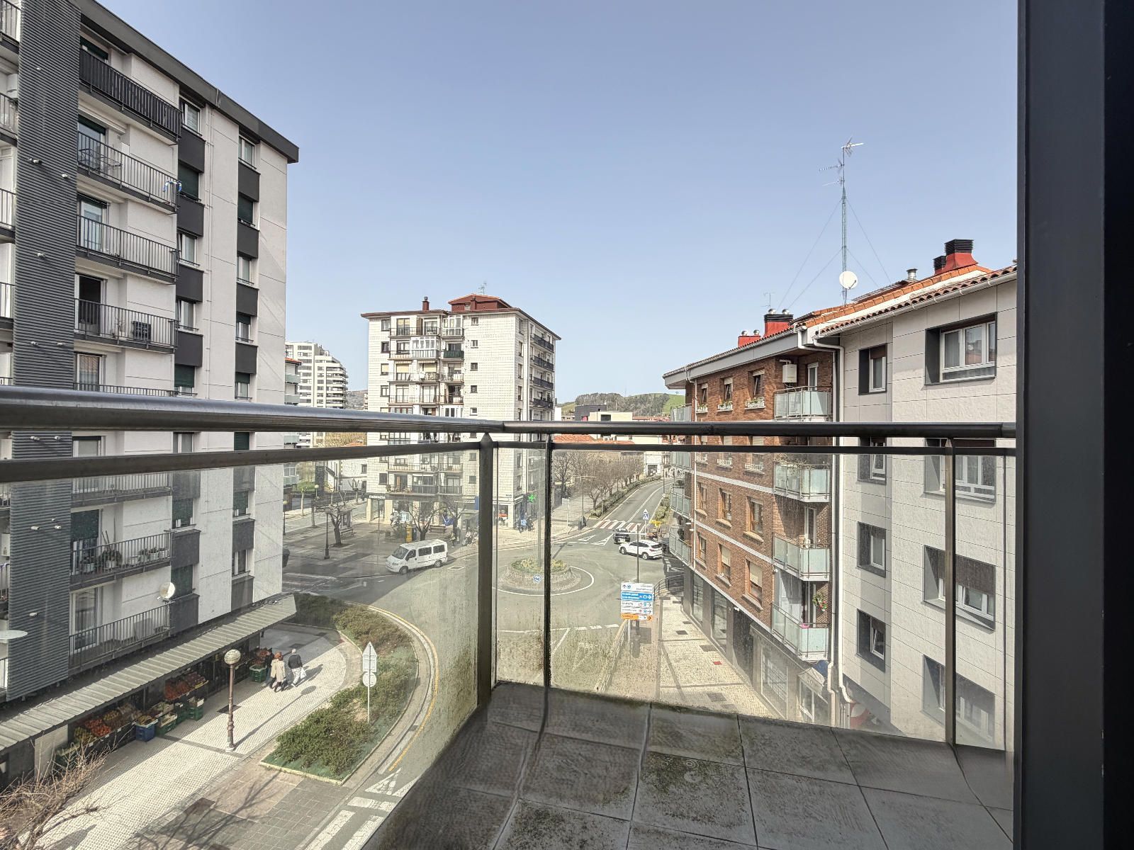 Vista exterior de Piso en venta en Lasarte-Oria con Calefacción, Parquet y Terraza