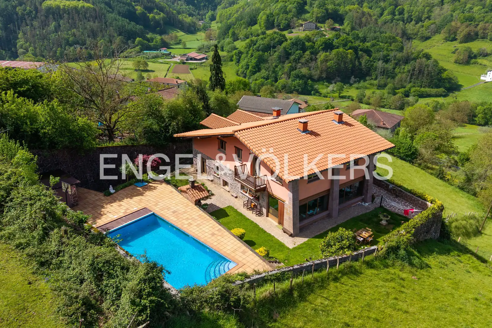 Vista exterior de Casa o chalet en venta en Elduain con Calefacción, Jardín privado y Terraza