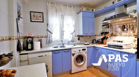 Oruña de Piélagos. En venta chalet en esquina, con jardín y amplio garaje, imatge 4