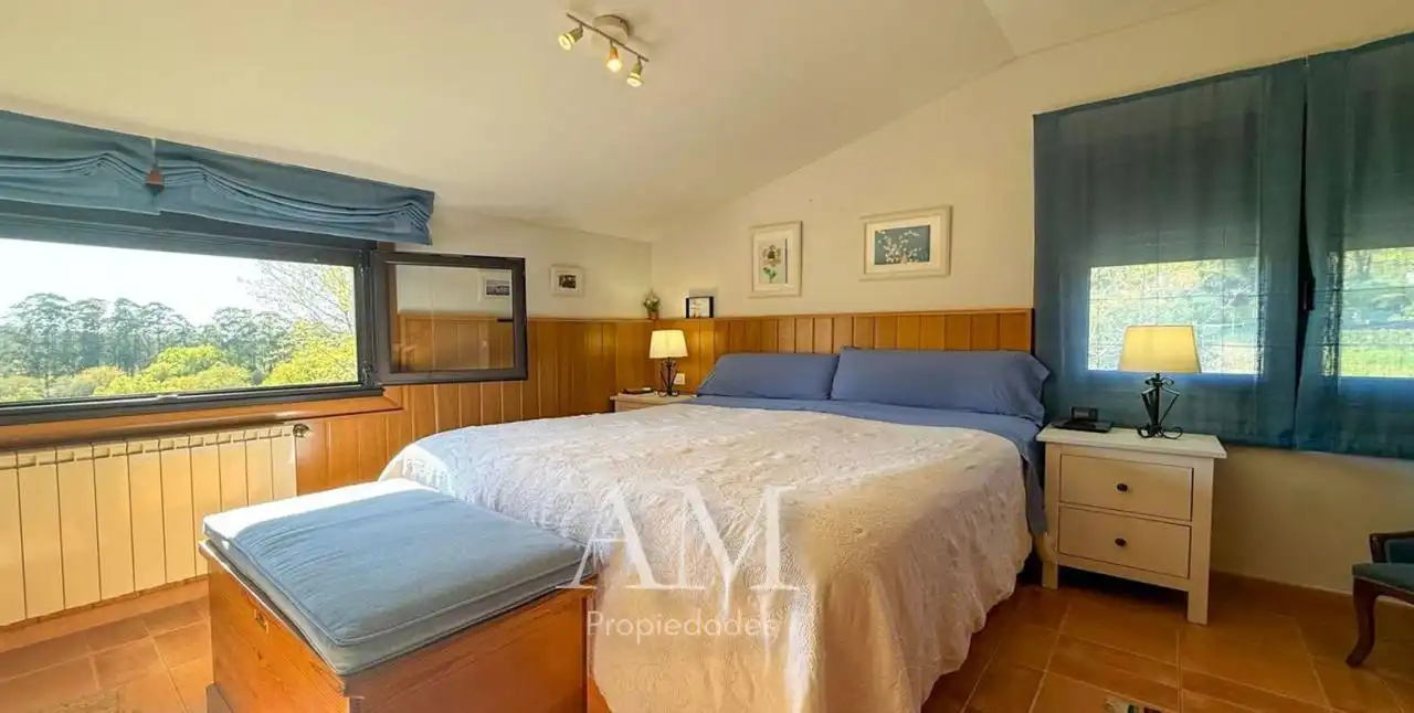 Habitación de Casa o chalet en venta en Vigo  con Calefacción, Jardín privado y Terraza