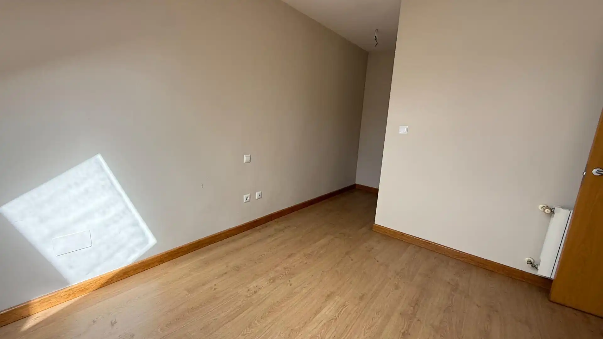 Habitación de Edificio en venta en Reocín
