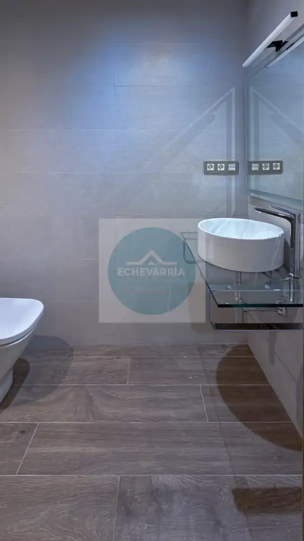 Bathroom of Flat for rent in Madrid  with Air Conditioner, Heating and Terrace