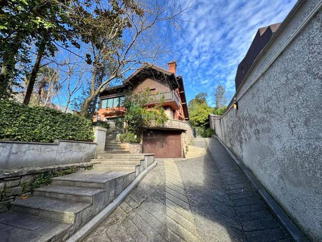 Casa-chalet en Venta en Ategorrieta - Ulia