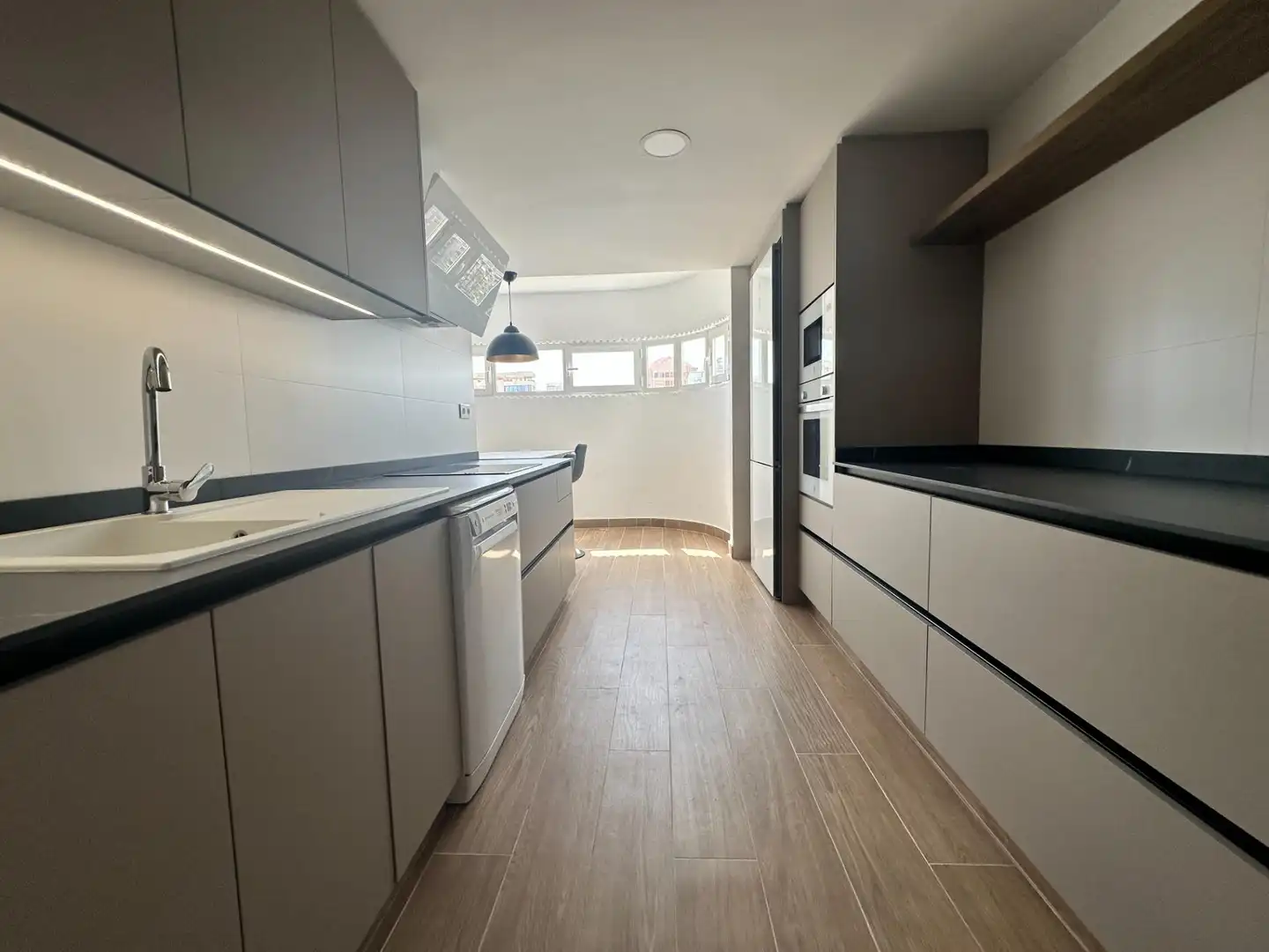 Mini appartamento con terrazza in affitto a Avenida NIZA, imagen 16