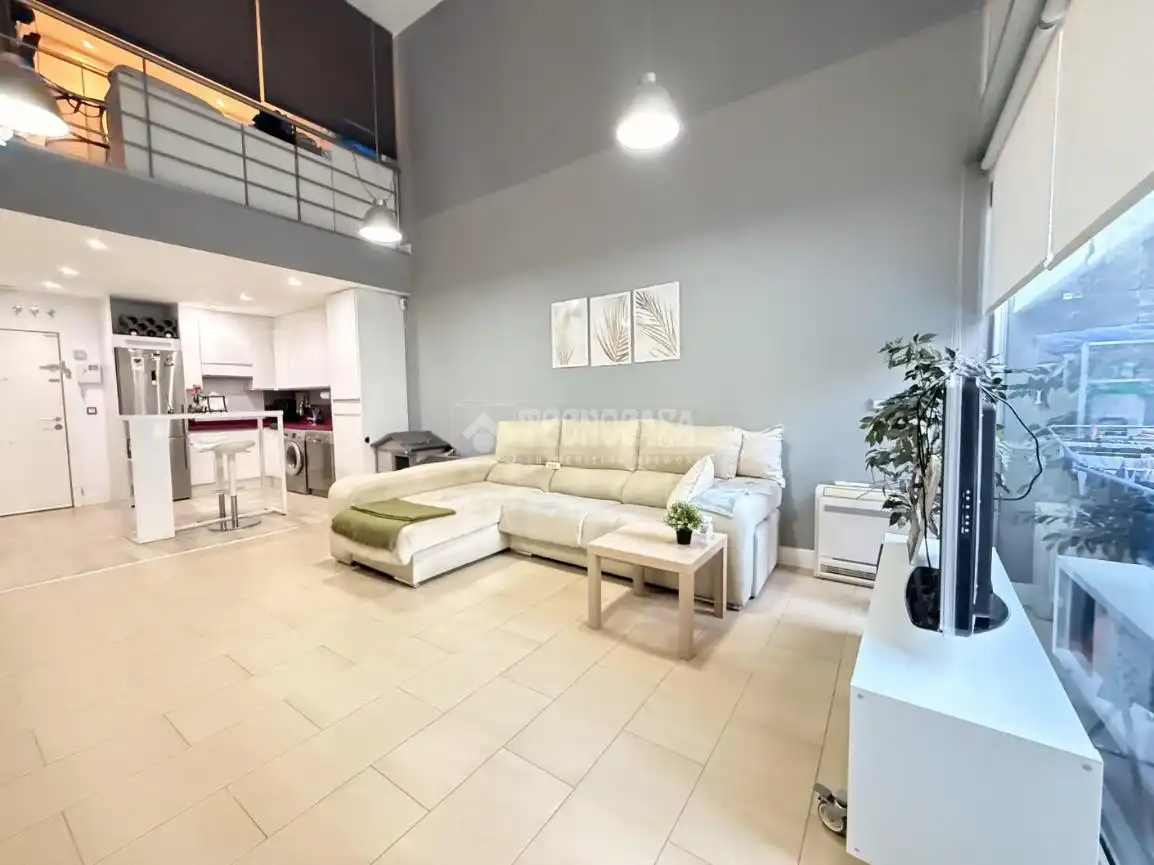 Living room of Flat for sale in Madrid  with Air Conditioner, Heating and Alarm
