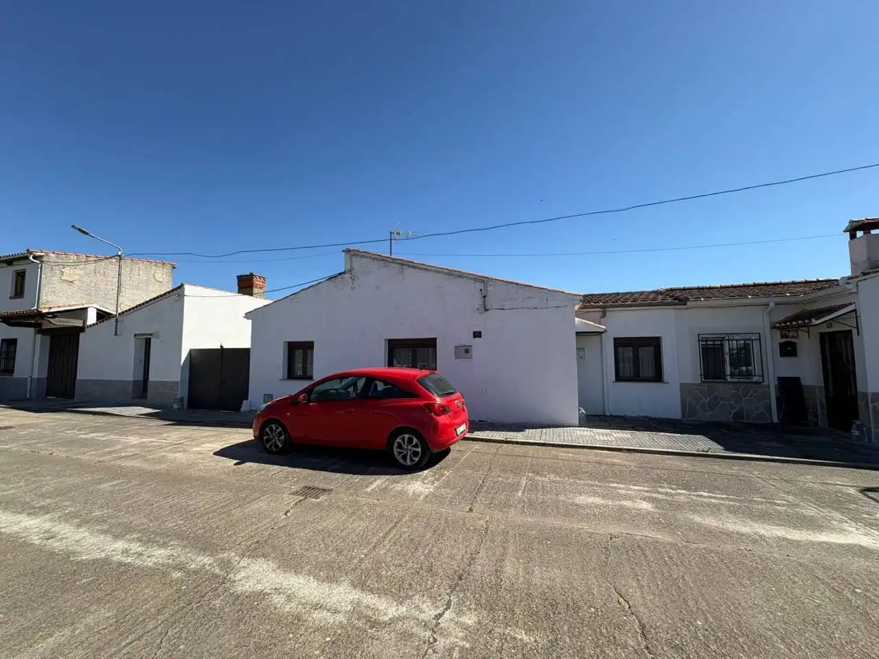 House with garden for sale in Calle Tilos