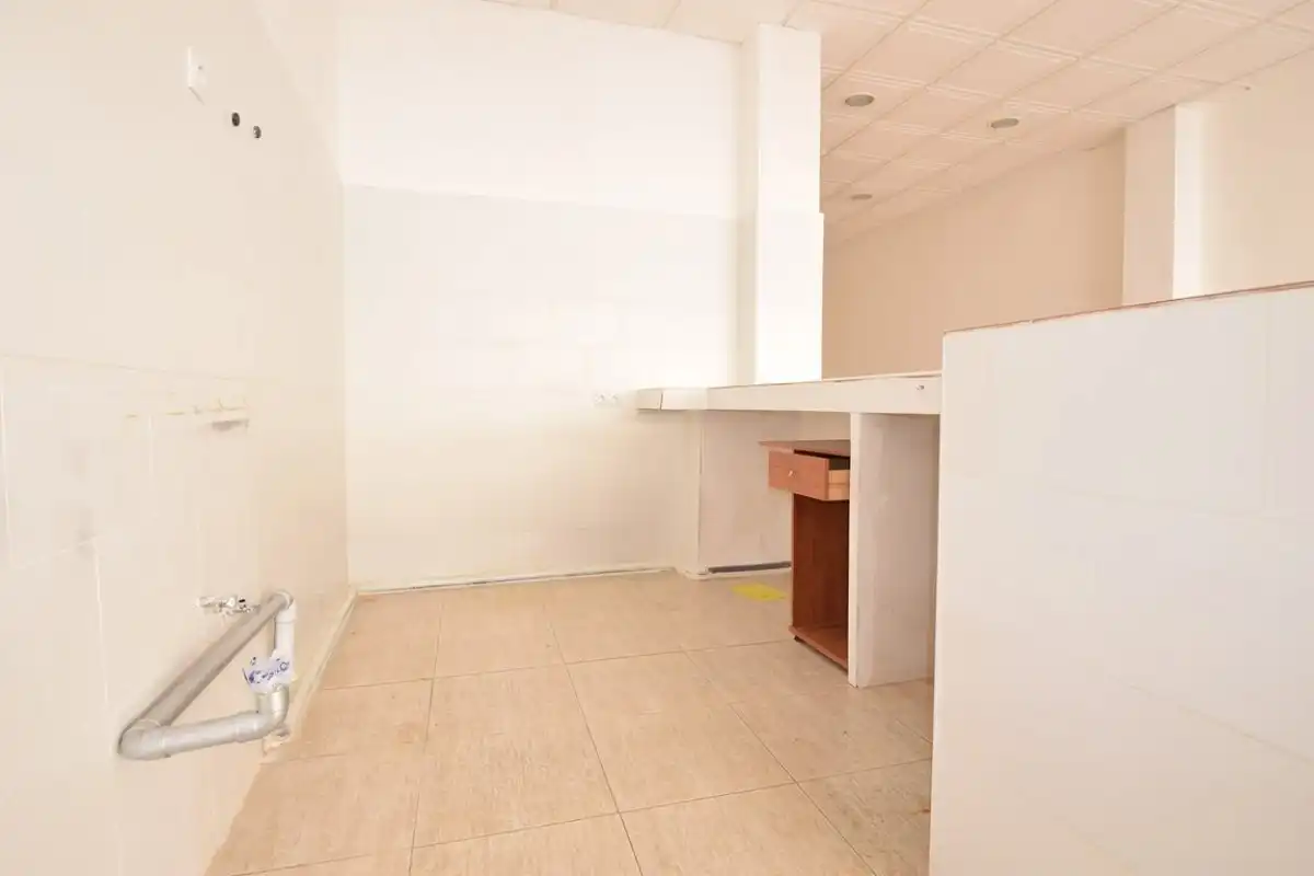 Local comercial en venda a Calle de Jaén, imagen 3