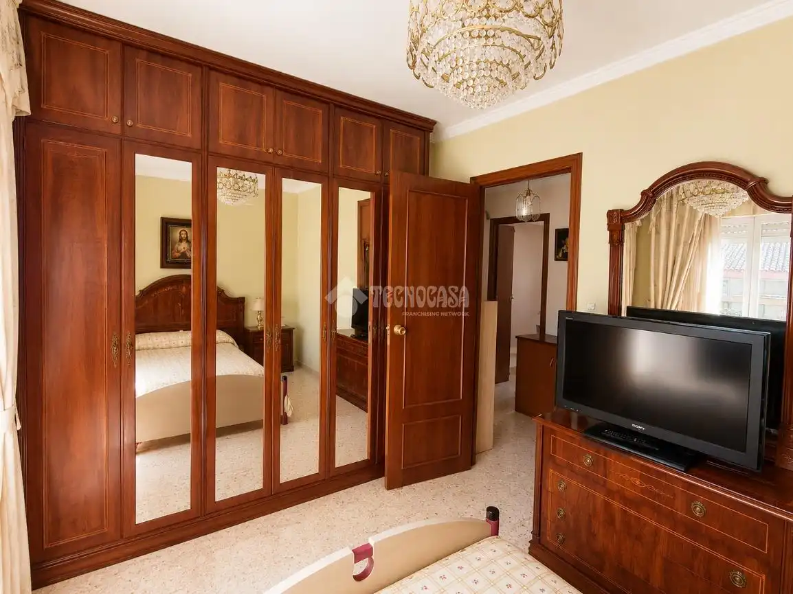 Habitación de Casa adosada en venta en Sevilla con Aire acondicionado, Terraza y Balcón