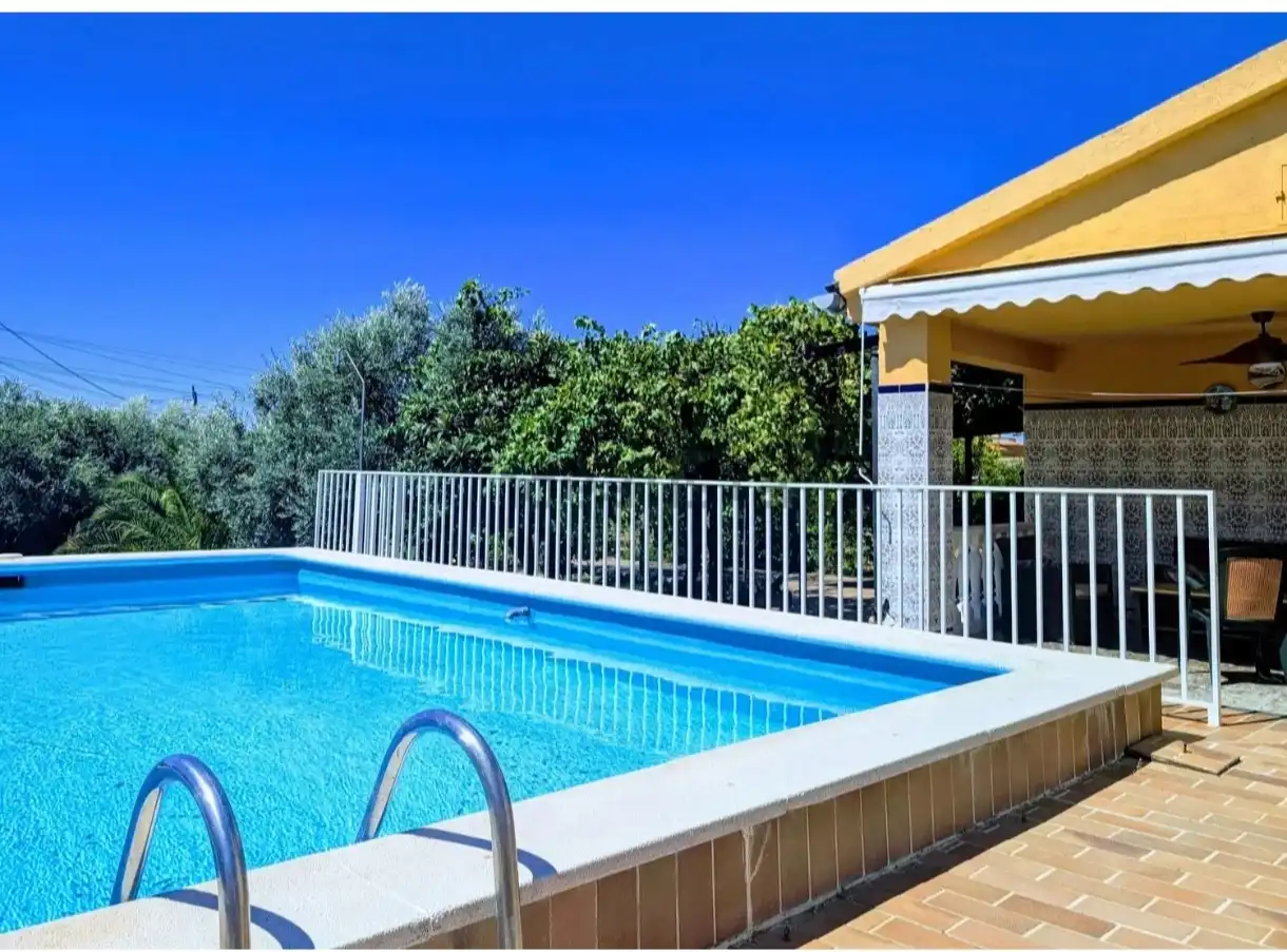 Villa avec piscine à vendre à El Viso de San Juan