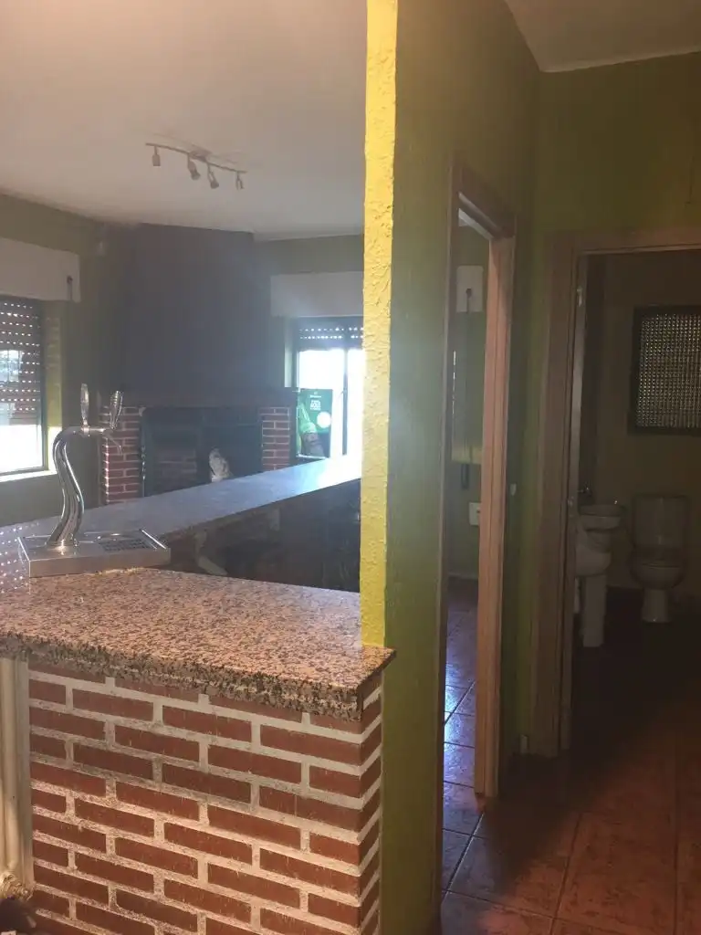 Cocina de Local en venta en Calzada de Don Diego