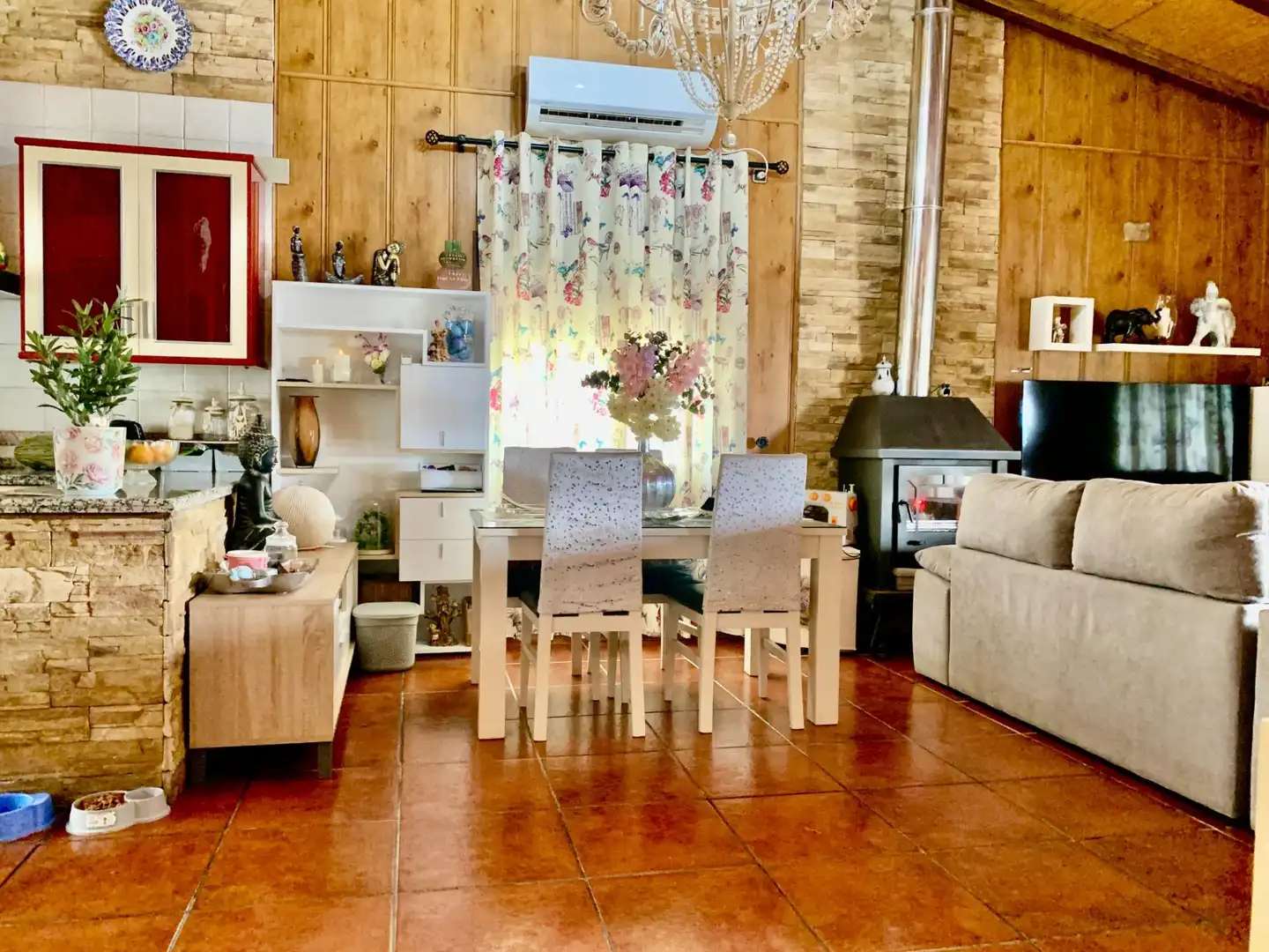 Sala de estar de Casa o chalet en venta en Lora del Río con Aire acondicionado, Calefacción y Jardín privado