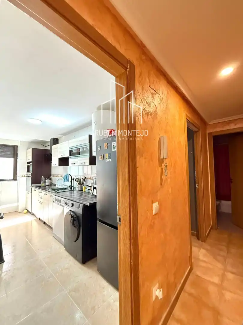 Cocina de Piso en venta en Castellanos de Moriscos con Calefacción, Horno y Lavadora