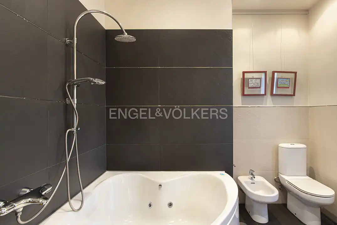 Baño de Casa o chalet en venta en Gijón  con Calefacción, Jardín privado y Terraza