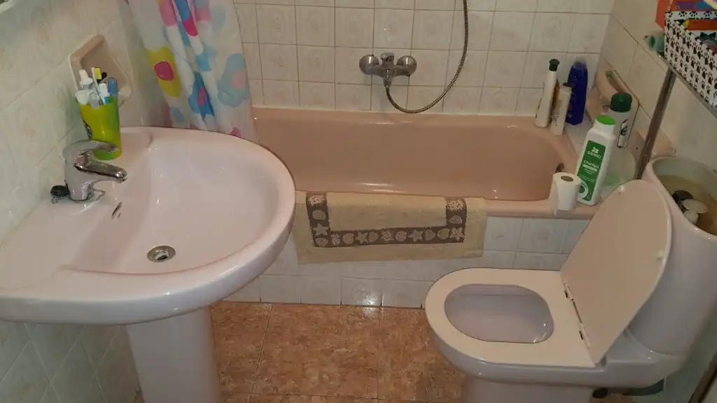 Badezimmer von Wohnung zur Miete in Cuenca mit Heizung, Terrasse und Möbliert