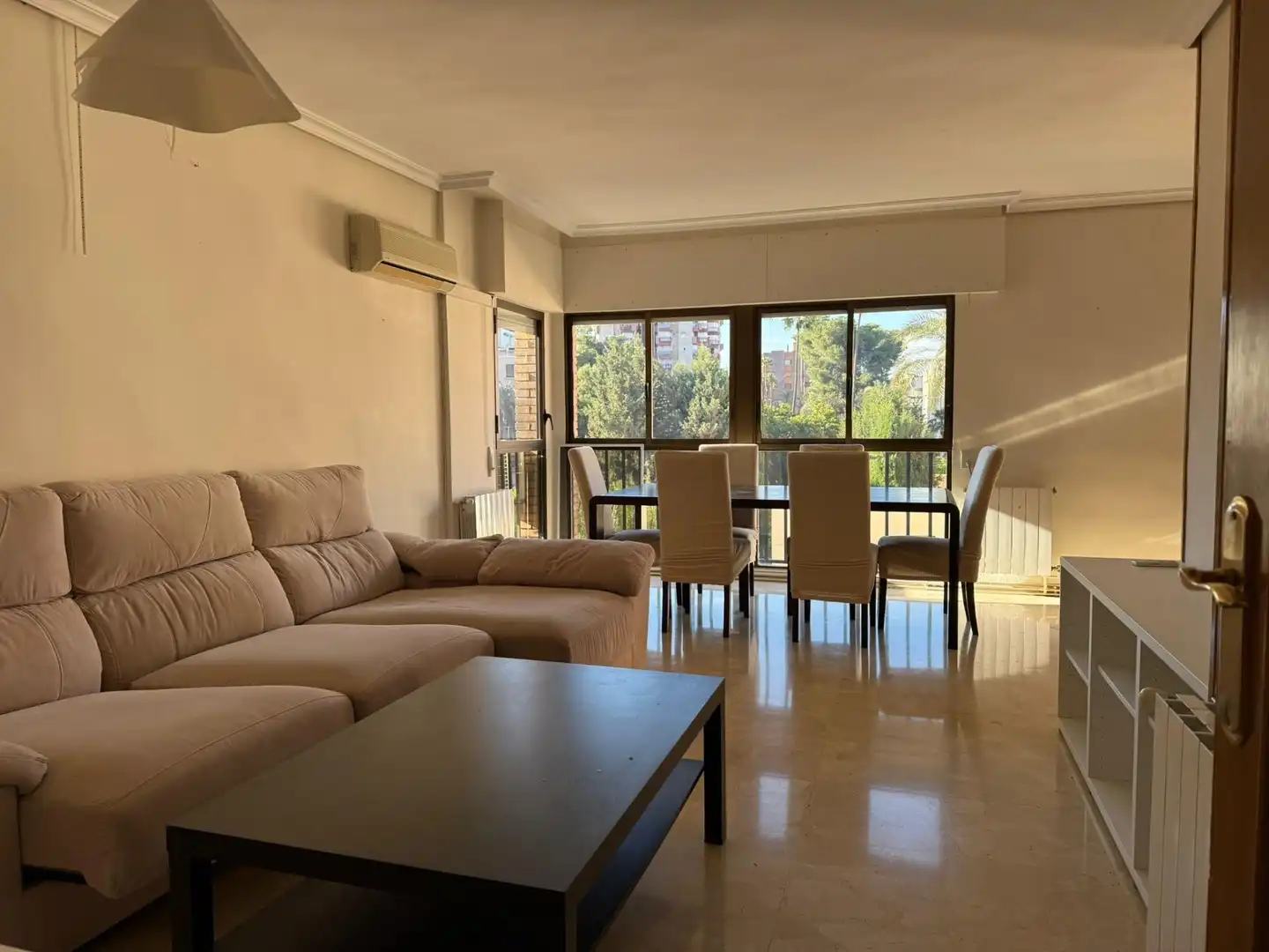 Sala d'estar de Pis de lloguer en Murcia amb Aire condicionat i Calefacció