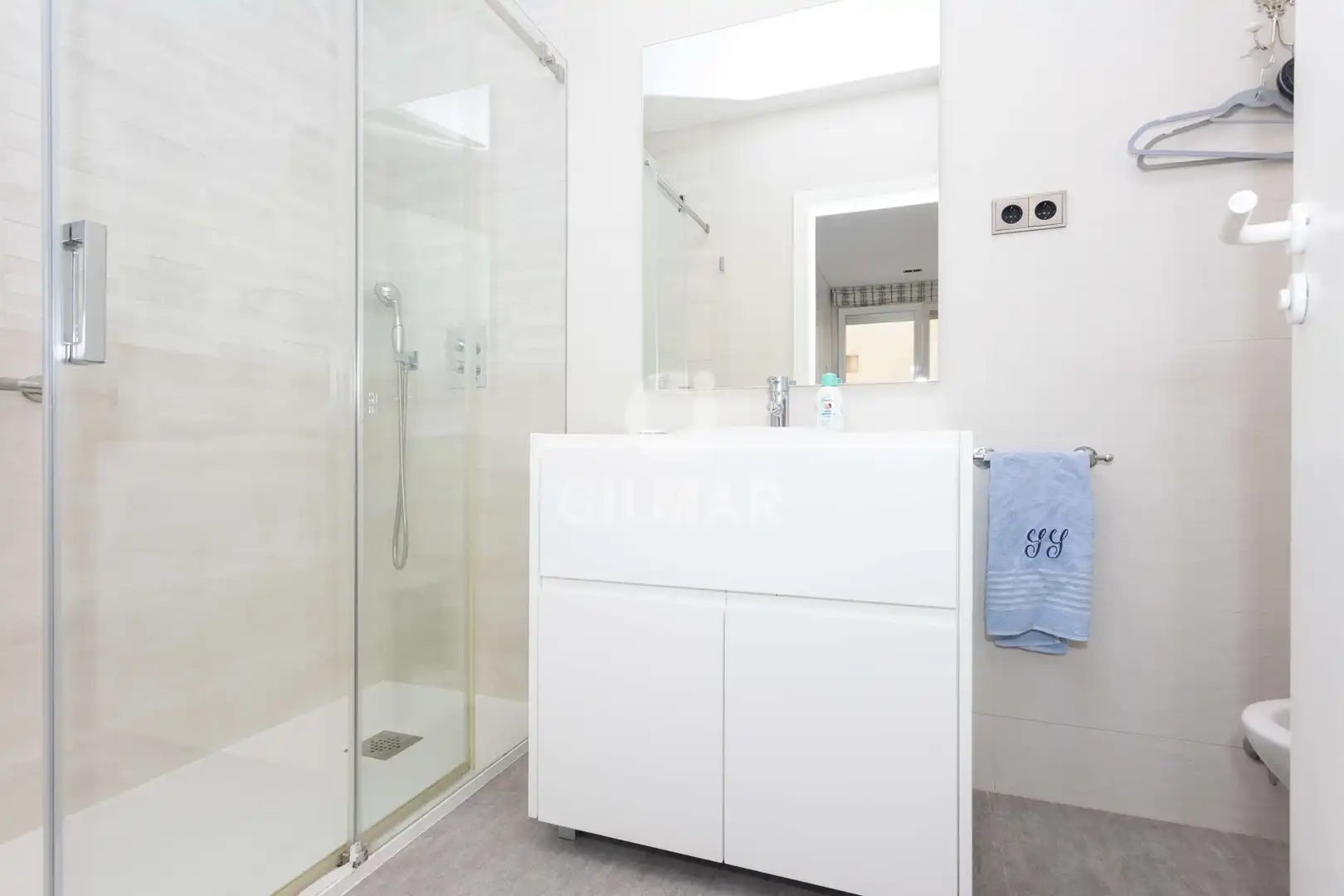 Baño de Piso en venta en Madrid con Calefacción y Balcón