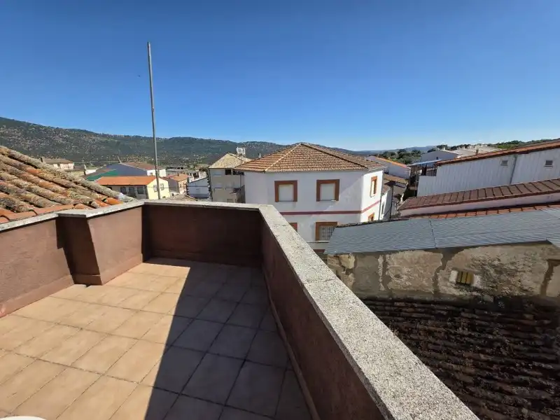 Vista exterior de Casa o chalet en venta en Oliva de Plasencia con Calefacción y Jardín privado