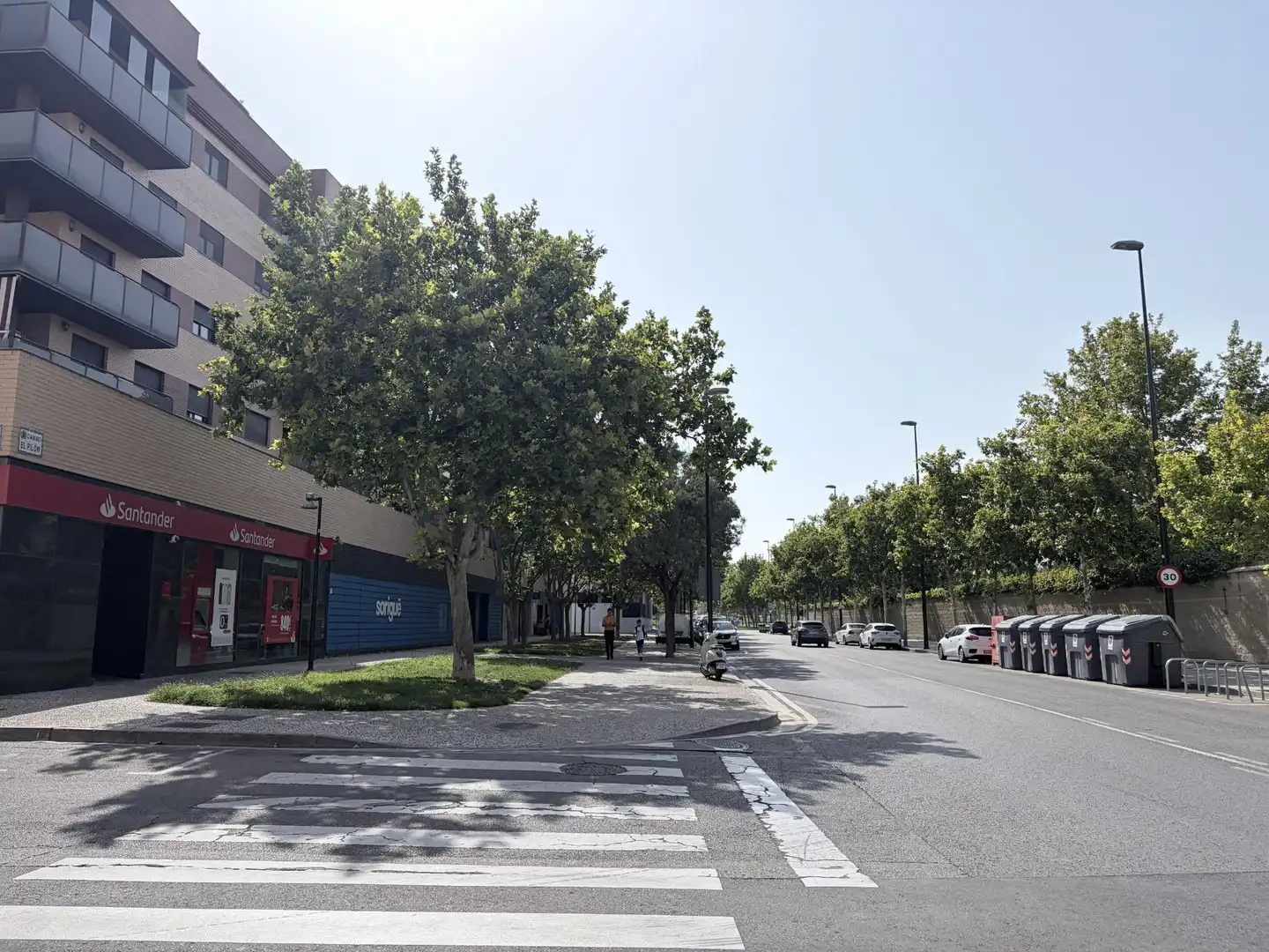 Außenansicht von Wohnung zur Miete in Zaragoza mit Klimaanlage, Heizung und Terrasse
