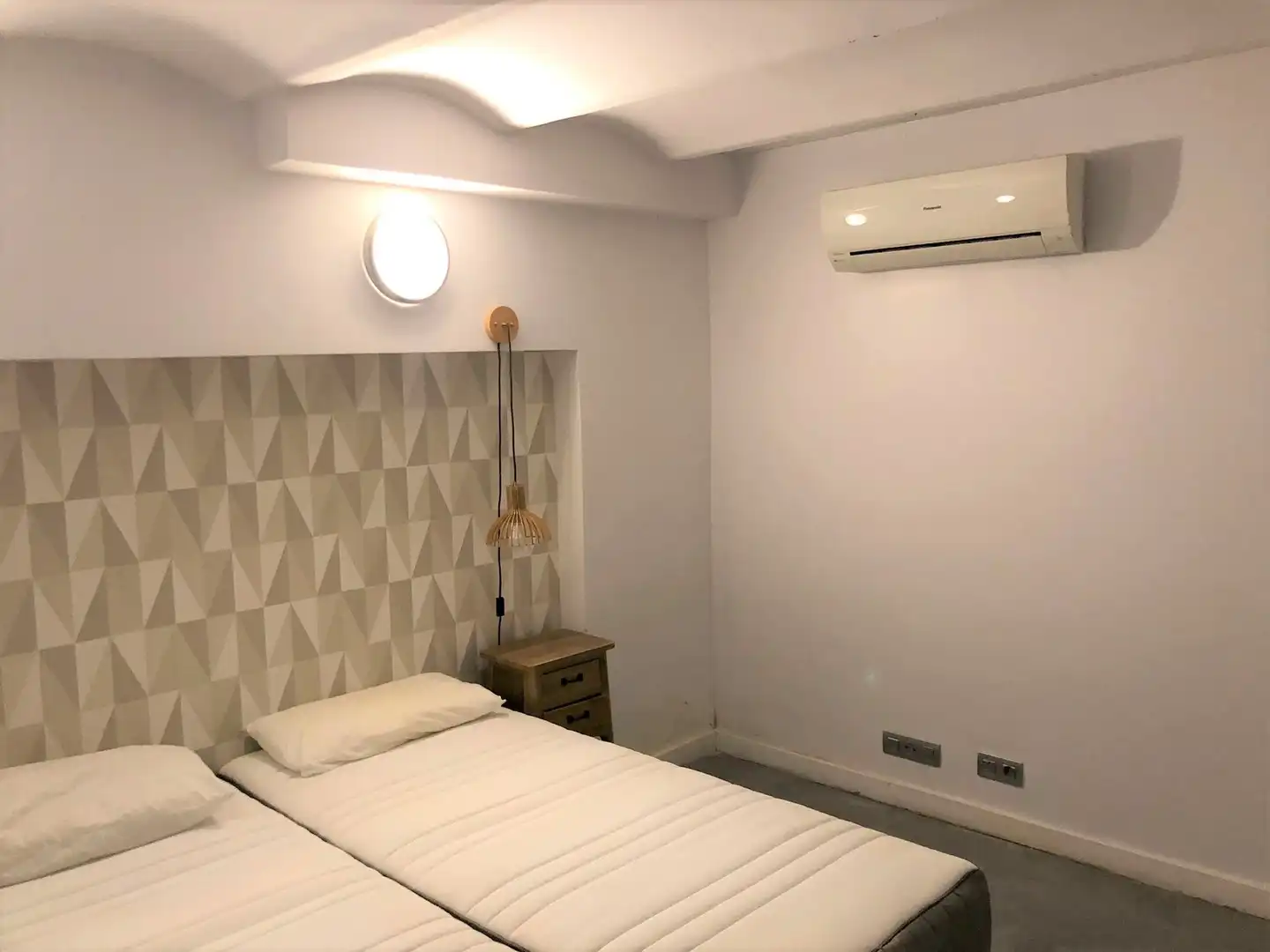 Schlafzimmer von Wohnung zur Miete in Barcelona mit Klimaanlage, Möbliert und Ofen