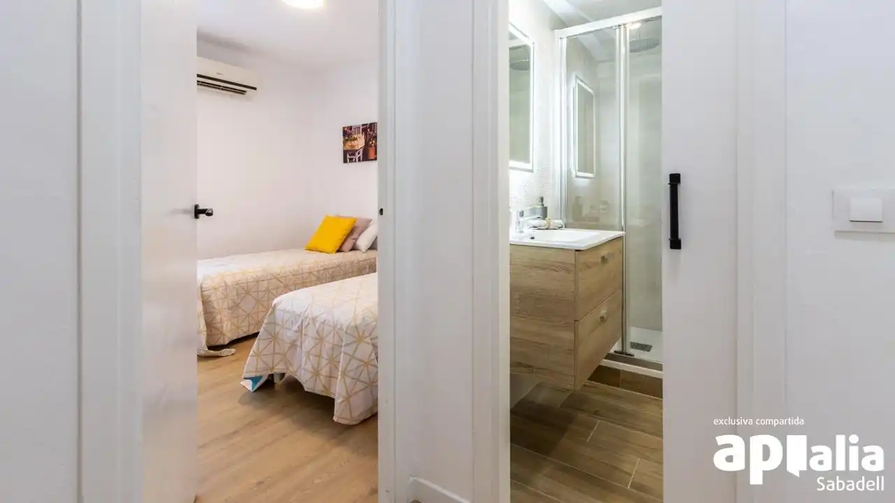 Habitación de Piso en venta en Sabadell con Aire acondicionado, Calefacción y Parquet