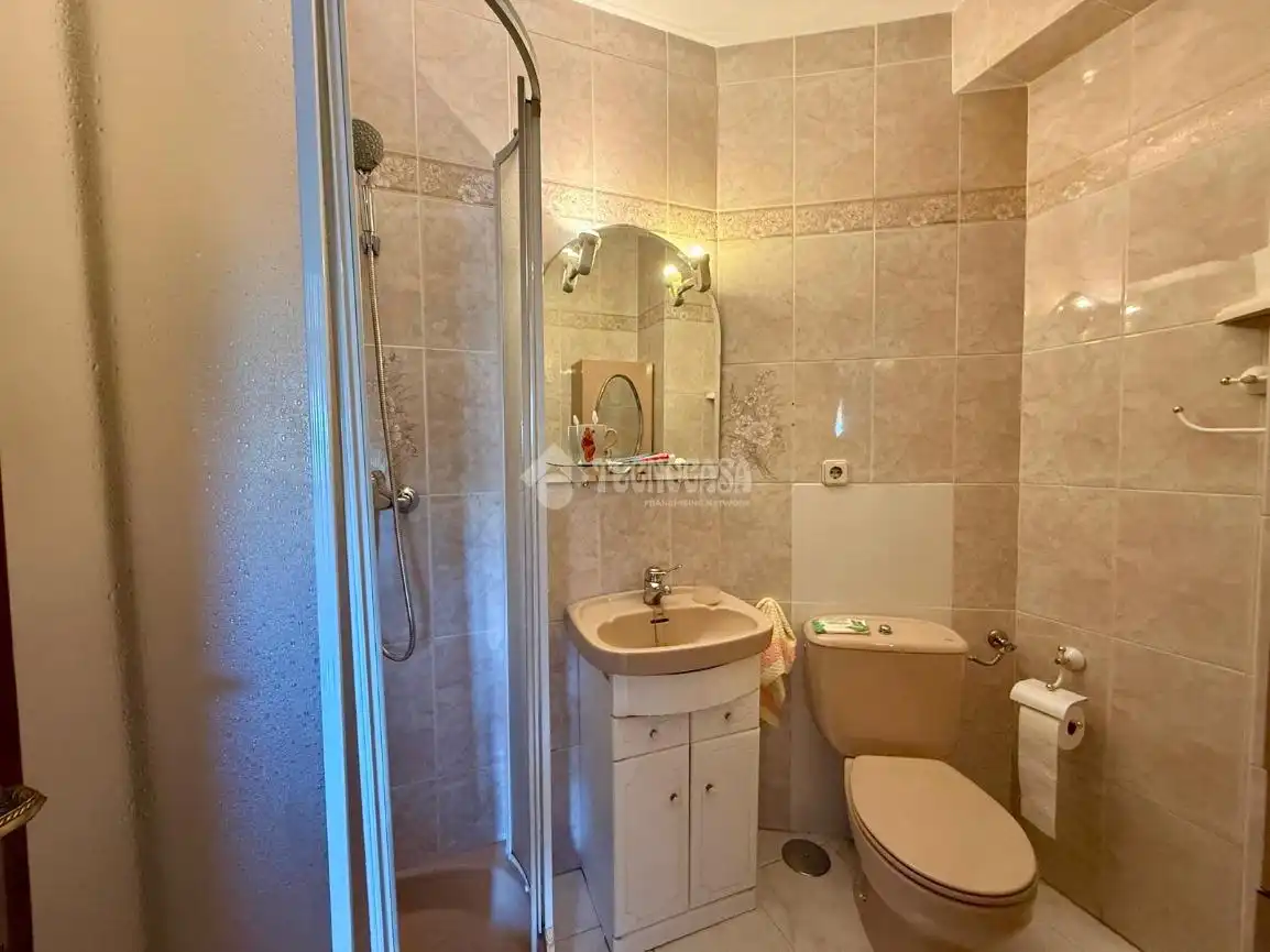 Baño de Piso en venta en Madrid con Calefacción, Parquet y Terraza