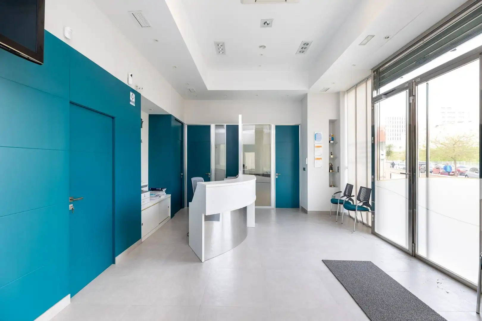 Business premises for sale in Avenida de la Ilustración 87, imagen 2