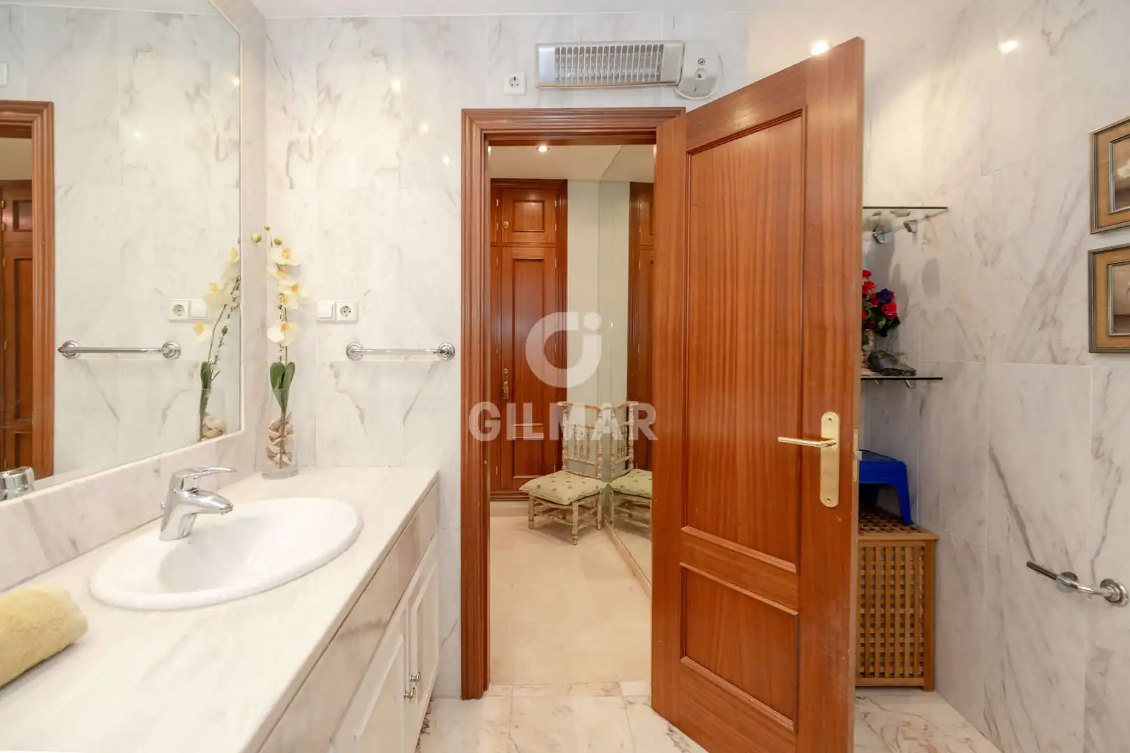 Bathroom of Apartments for sale in Estepona  with Heating and Swimming Pool