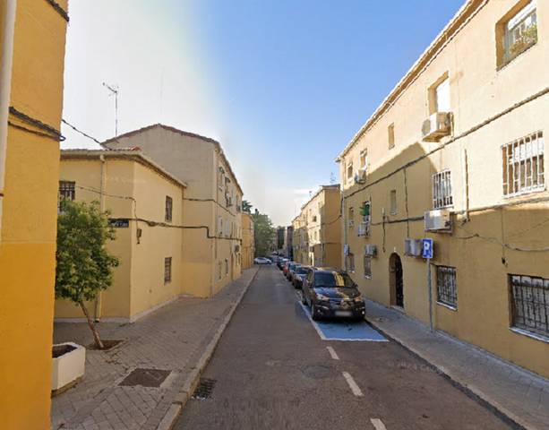 Piso en Venta en Calle Pico de la Brújula en Casco Histórico de Vallecas
