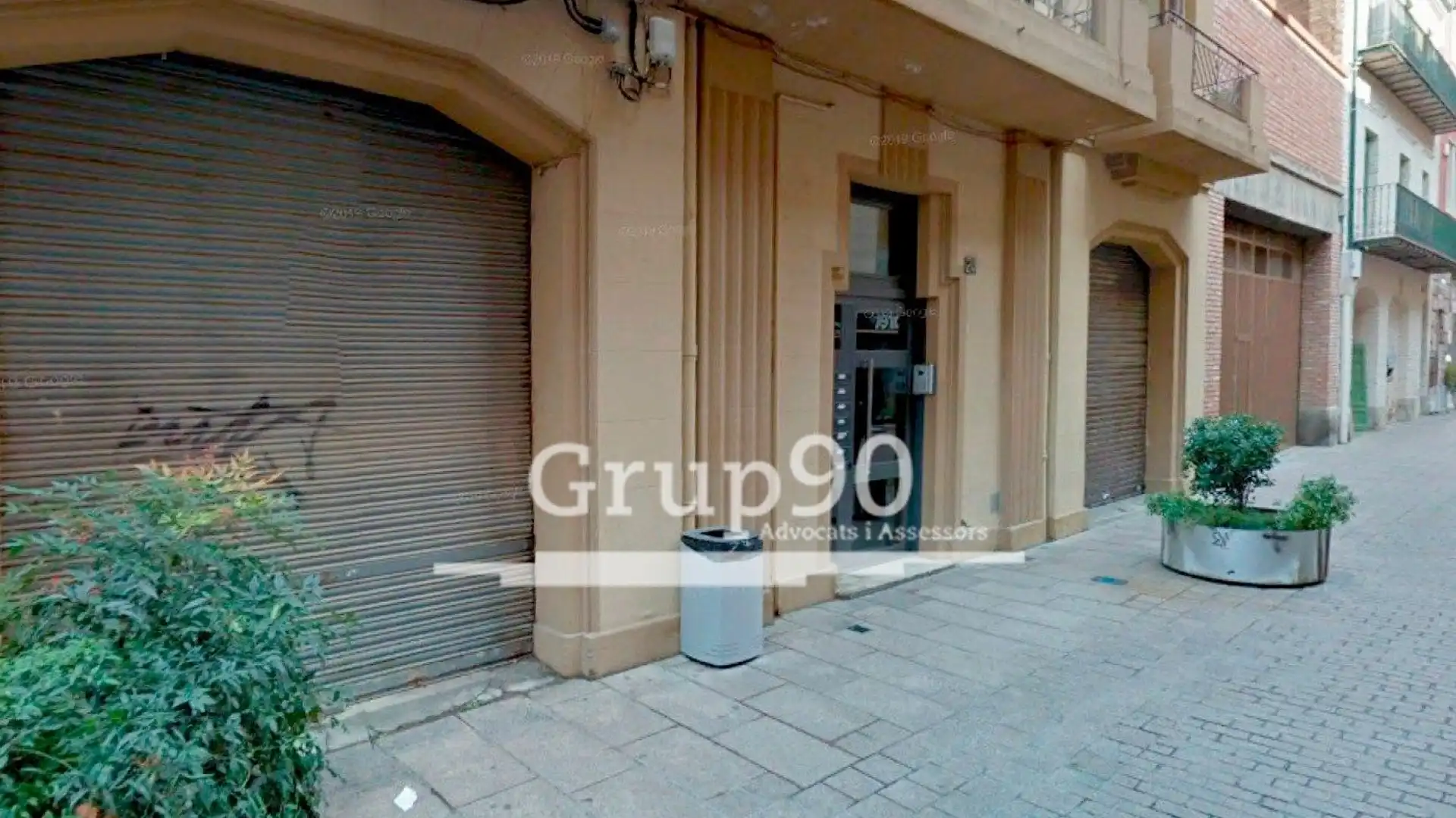 Local de alquiler en Instituts - Universitat