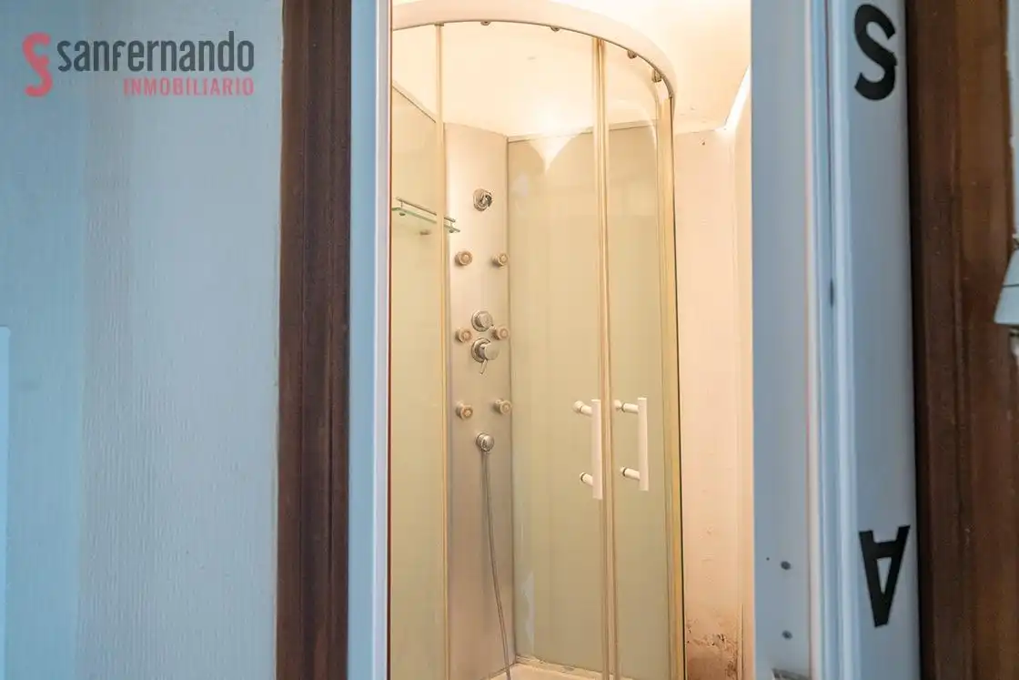 Bany de Casa o xalet en venda en Camargo amb Traster