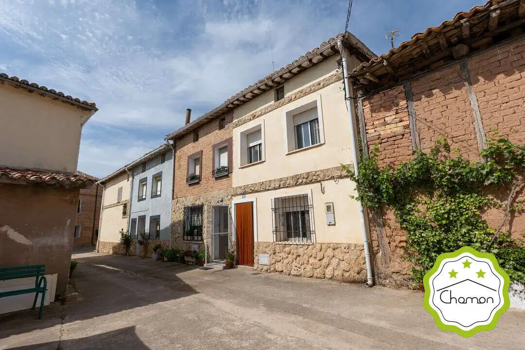 Vista exterior de Casa o chalet en venta en La Vid de Bureba  con Calefacción y Terraza