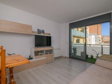 Piso con balcón en venta en Carretera VIC