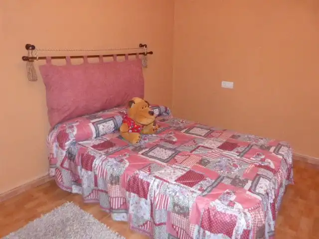 Dormitori de Casa o xalet en venda en Los Altos amb Jardí privat