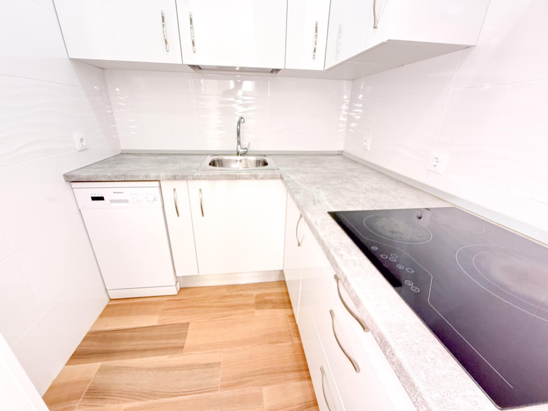 Kitchen of Planta baja for sale in  Sevilla Capital