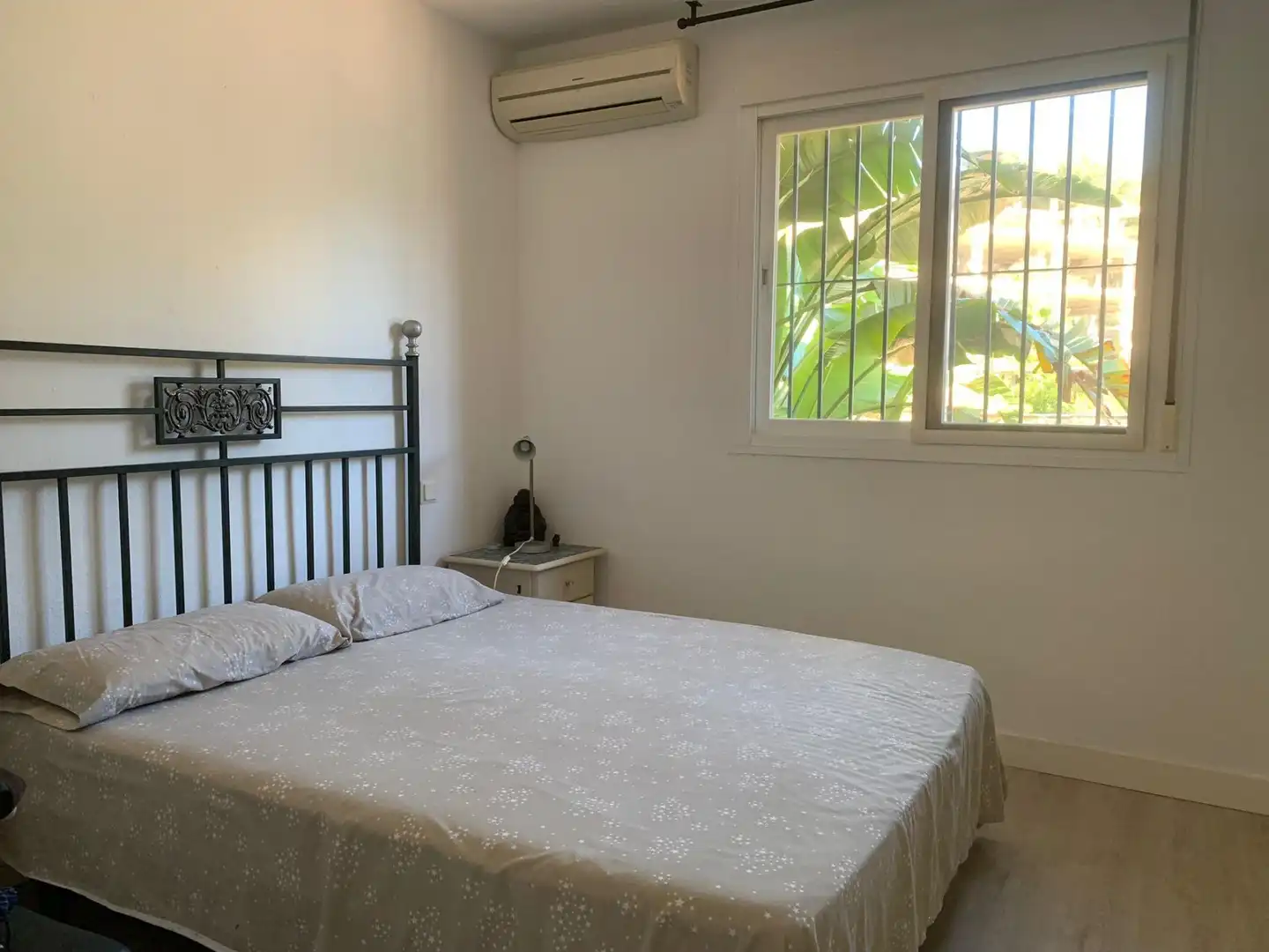 Habitación de Apartamento en venta en Marbella con Aire acondicionado, Calefacción y Jardín privado
