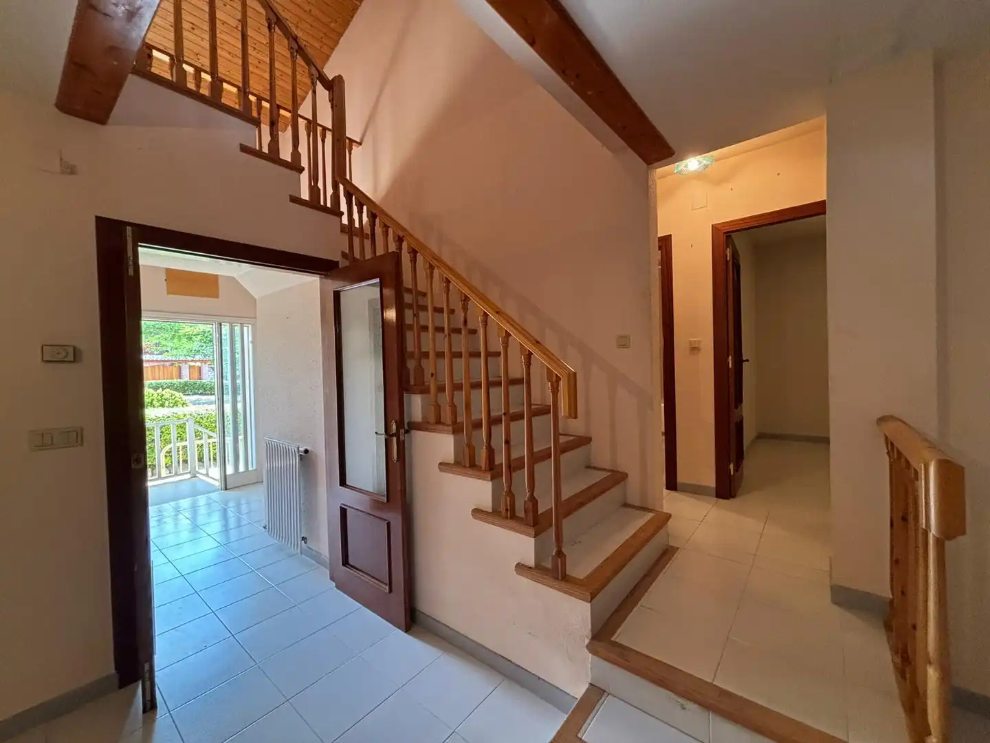 Casa adosada en venta en Sant Esteve Sesrovires con Calefacción, Terraza y Trastero