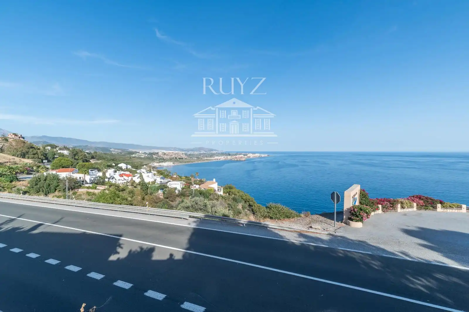 Vista exterior de Casa o chalet en venta en Salobreña con Aire acondicionado, Calefacción y Terraza