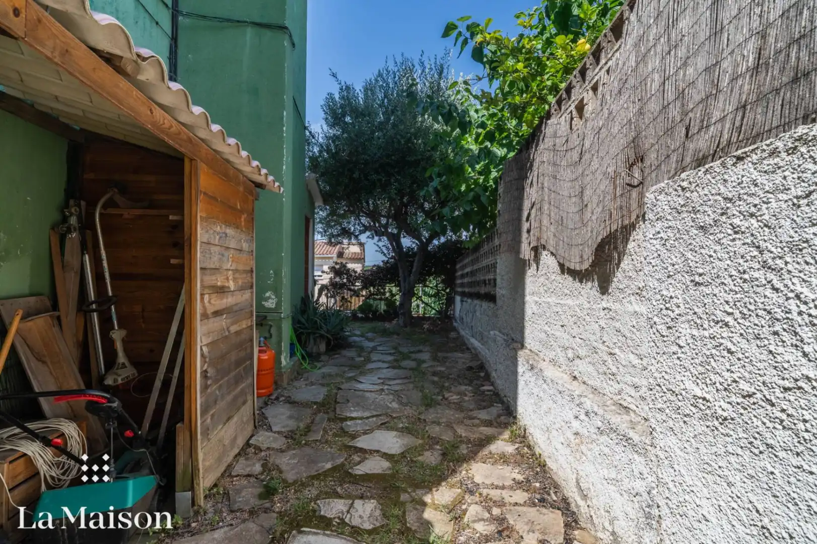 Vista exterior de Casa o xalet en venda en Arenys de Mar amb Jardí privat, Terrassa i Traster