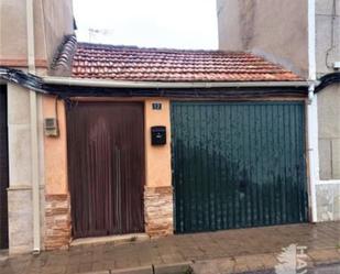 Vista exterior de Casa o xalet en venda en Carrión de Calatrava amb Terrassa