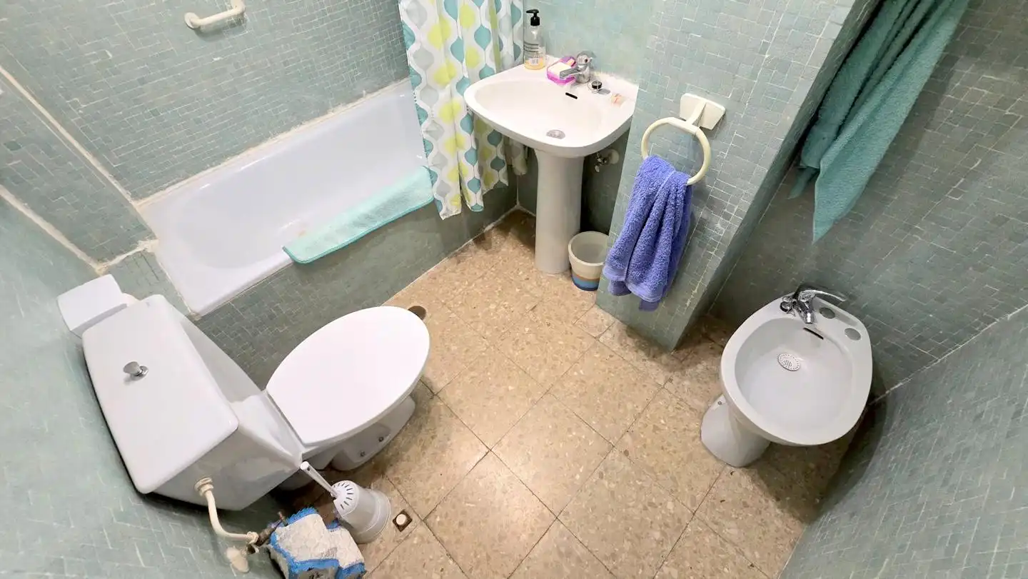 Bany de Apartament de lloguer en Gandia amb Terrassa i Moblat