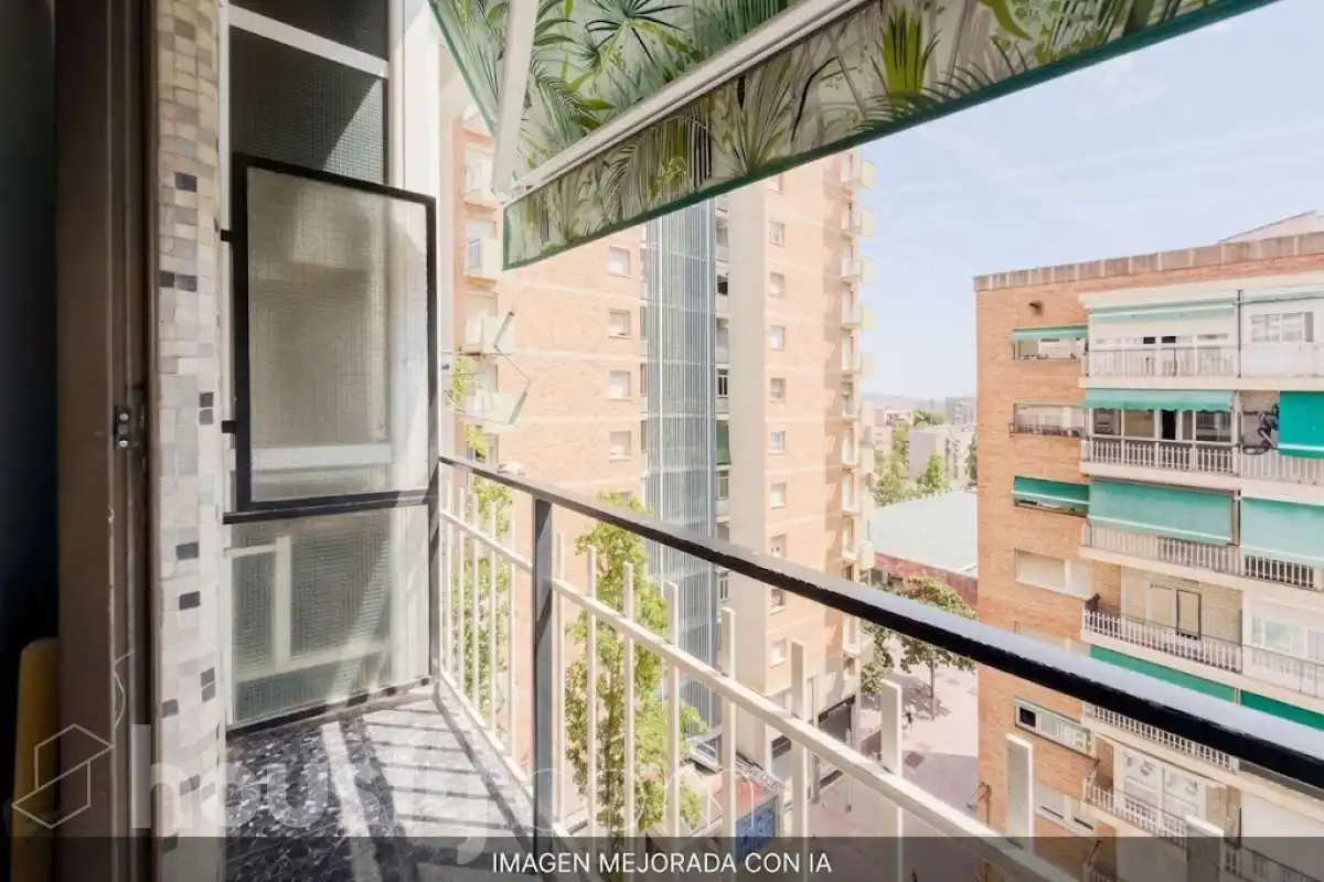 Terrassa de Pis en venda en Barcelona amb Aire condicionat i Balcó