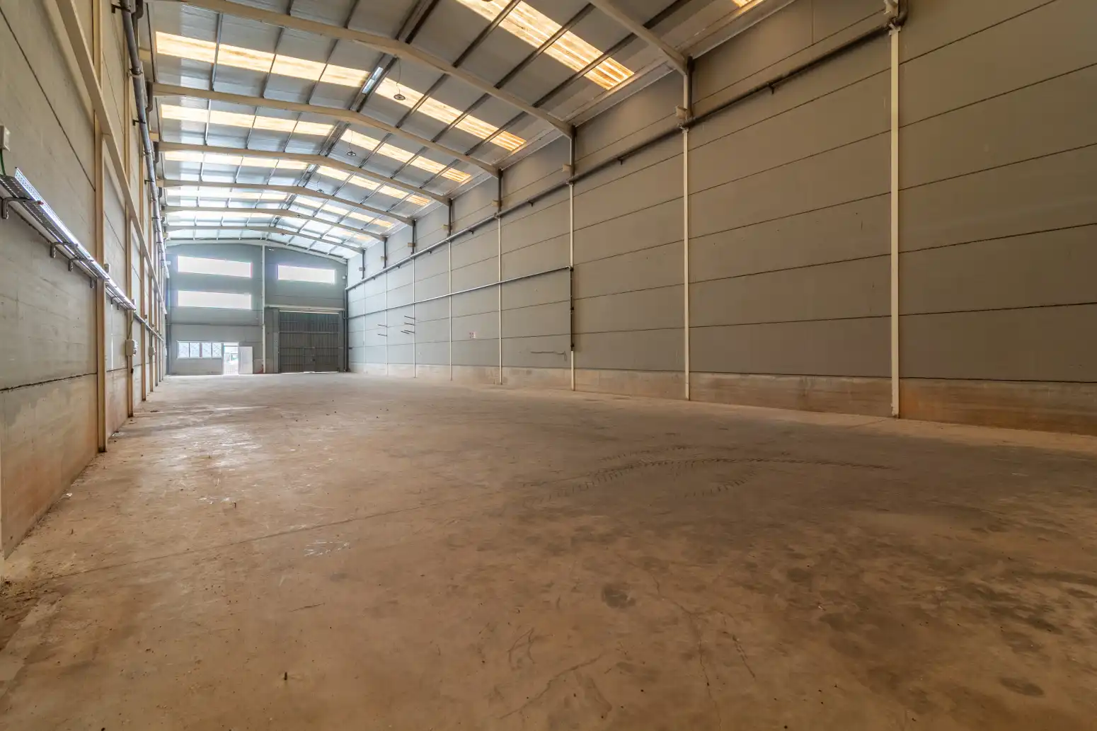 Nau industrial de lloguer en Canet d'En Berenguer