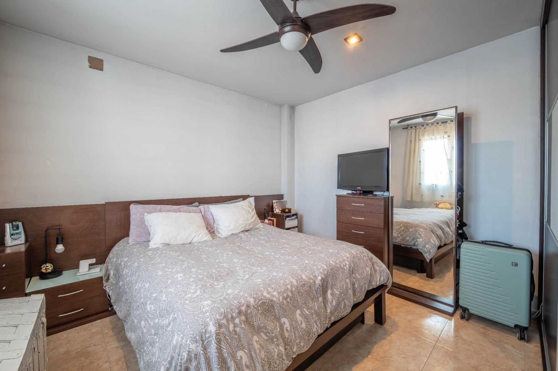 Dormitori de Pis en venda en Las Gabias amb Aire condicionat i Moblat